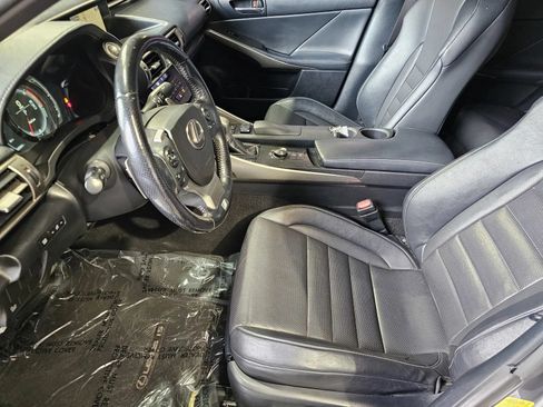 Used 2016 Lexus IS 200t w/ F Sport Package RWD image 13