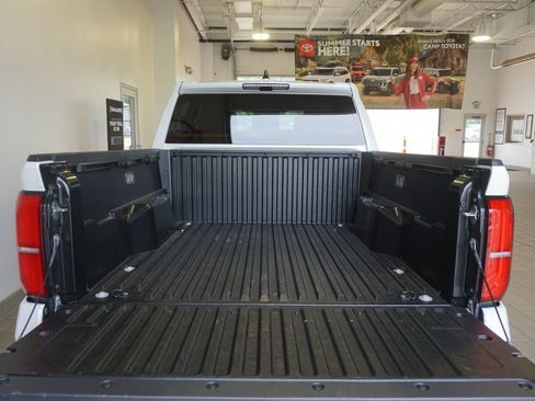 Used 2025 Toyota Tacoma TRD Sport AWD/4WD image 16
