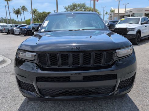 Used 2021 Jeep Grand Cherokee L Laredo AWD/4WD image 3