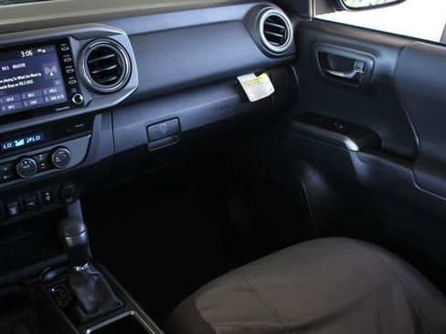 Used 2022 Toyota Tacoma 4x4 Double Cab image 30