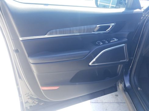 Used 2023 Kia Telluride EX w/ EX Captain's Chair Package FWD image 9