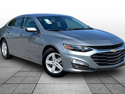 Used 2024 Chevrolet Malibu LT FWD image 2