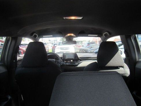 Used 2018 Toyota C-HR XLE FWD image 49