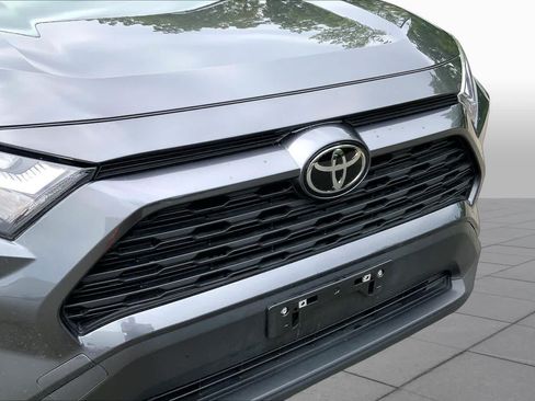 Used 2025 Toyota RAV4 LE AWD/4WD image 30