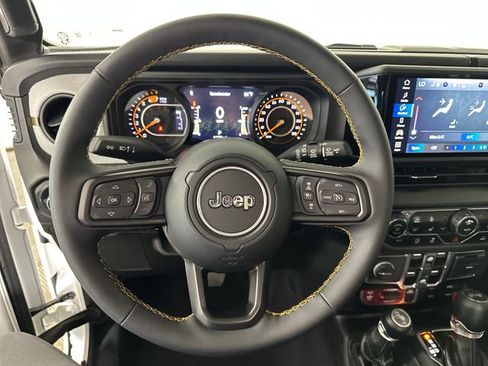 Used 2024 Jeep Wrangler Willys image 14