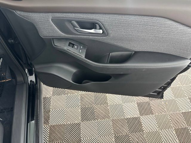 Used 2021 Nissan Rogue SV AWD/4WD image 19
