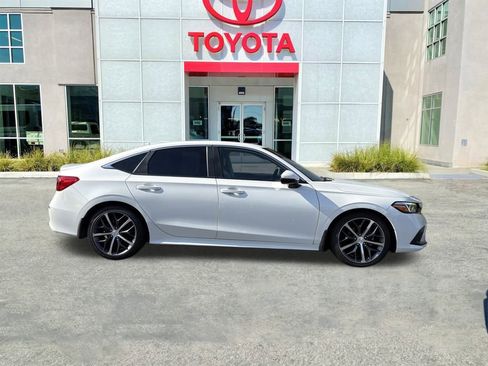 Used 2023 Honda Civic Touring image 9