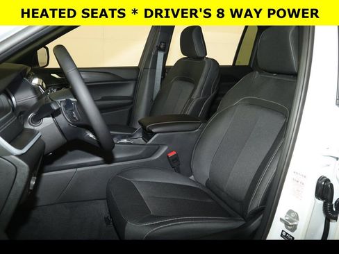 New 2025 Jeep Grand Cherokee L Laredo w/ Luxury Tech Group I image 4