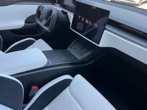 Used 2026 Tesla Model S Plaid AWD/4WD image 18