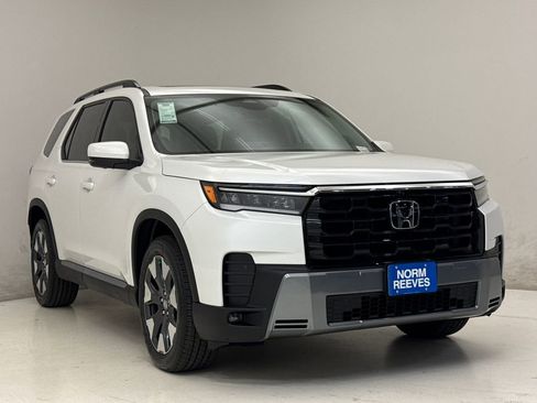 New 2026 Honda Pilot Touring image 4
