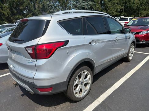 Used 2019 Ford Escape Titanium AWD/4WD image 4
