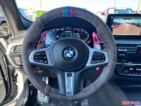 Used 2022 BMW M550i xDrive w/ Dynamic Handling Package AWD/4WD image 20