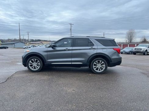 Used 2023 Ford Explorer Limited w/ Class IV Trailer Tow Package image 4