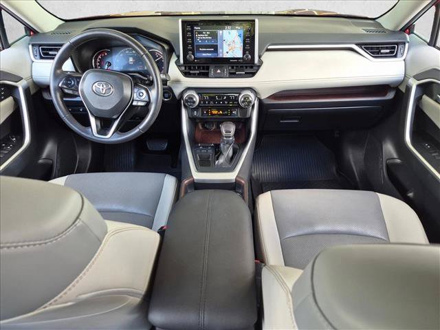 Used 2019 Toyota RAV4 Limited w/ Cold Weather Package FWD image 16