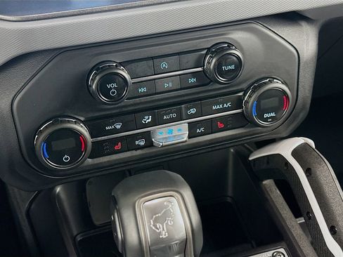 Used 2024 Ford Bronco Black Diamond w/ Sasquatch Package image 16