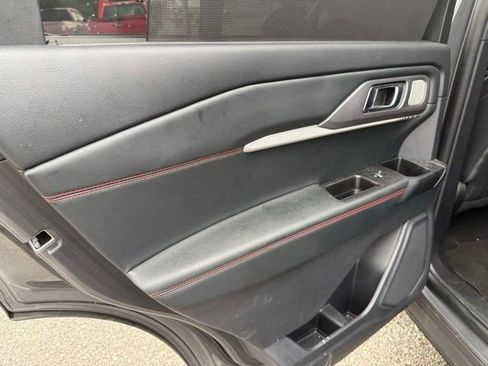 Used 2025 Ford Explorer ST RWD image 26
