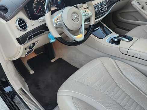 Used 2019 Mercedes-Benz S 560 4MATIC Sedan w/ Premium Package image 11