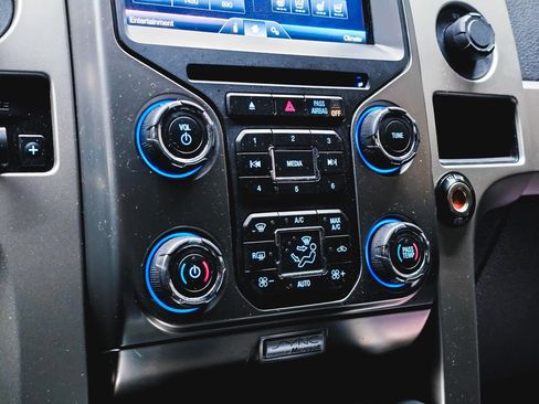 Used 2014 Ford F150 FX4 w/ Equipment Group 402A Luxury AWD/4WD image 29