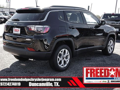 New 2026 Jeep Compass Latitude image 5