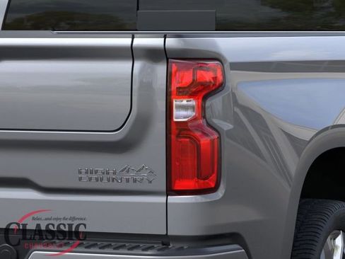 New 2026 Chevrolet Silverado 1500 High Country AWD/4WD image 13