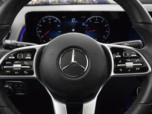 Used 2023 Mercedes-Benz GLB 250 image 23