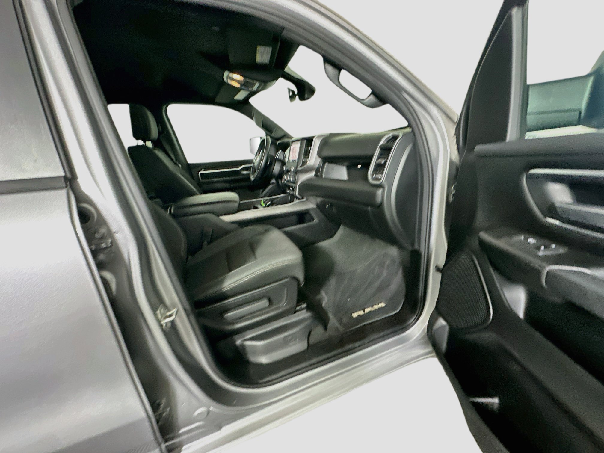 Used 2023 RAM 1500 Big Horn AWD/4WD image 29