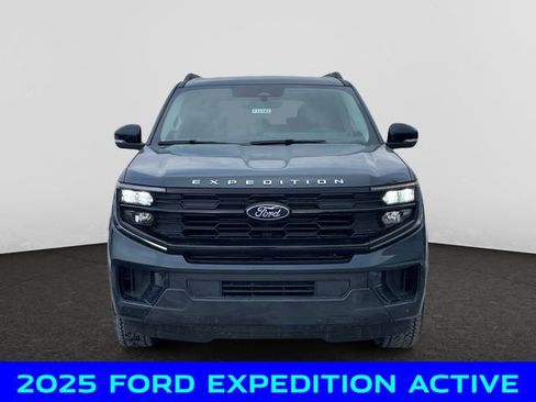 New 2025 Ford Expedition Active image 8