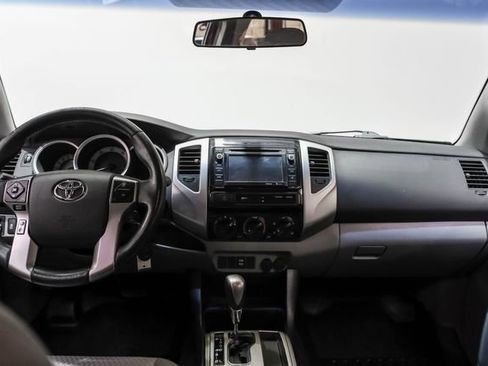 Used 2014 Toyota Tacoma PreRunner w/ SR5 Package RWD image 15