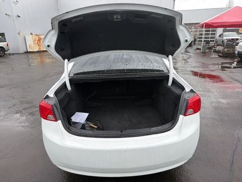 Used 2019 Chevrolet Impala LT FWD image 29
