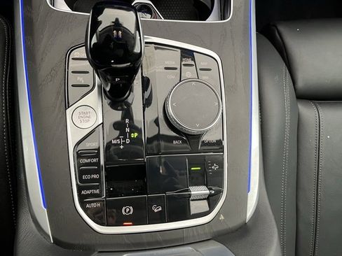 Used 2022 BMW X7 xDrive40i w/ Premium Package image 18