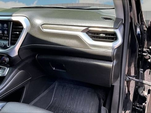 Used 2023 GMC Acadia SLT w/ Preferred Package AWD/4WD image 16