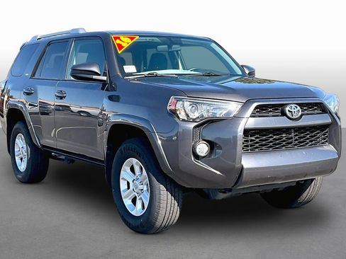 Used 2016 Toyota 4Runner SR5 AWD/4WD image 10