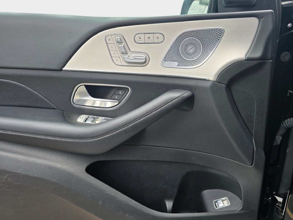 Used 2020 Mercedes-Benz GLS 450 4MATIC image 32
