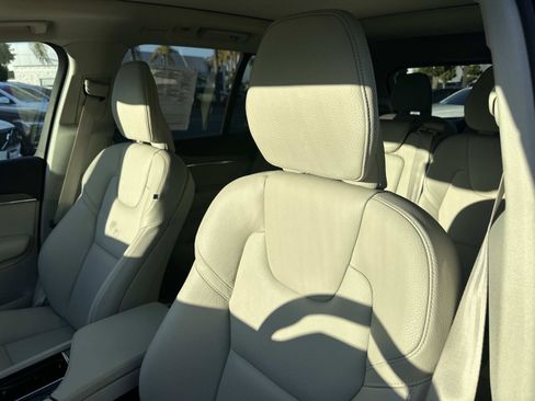 Certified 2025 Volvo XC90 B6 Plus w/ Protection Package Premier image 19