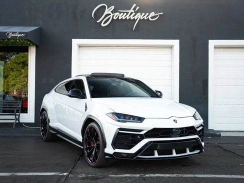 Used 2021 Lamborghini Urus AWD/4WD image 1