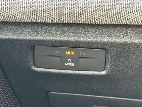 Used 2025 Volkswagen Tiguan S image 24