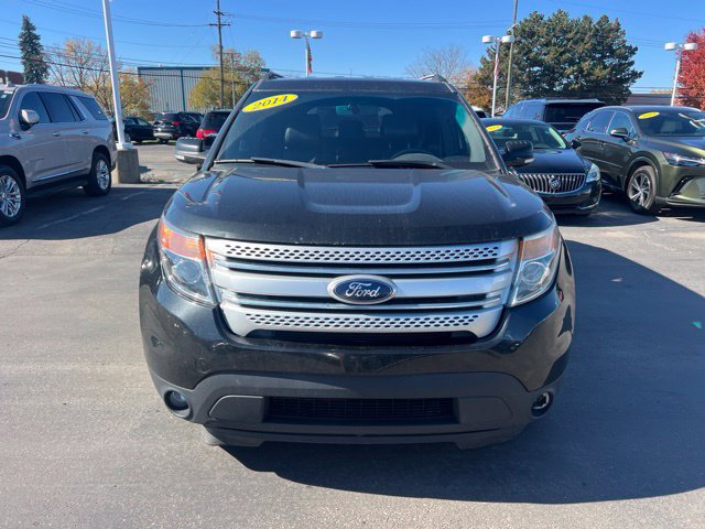 Used 2014 Ford Explorer XLT w/ Equipment Group 202A FWD image 2