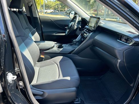 Used 2021 Toyota Venza LE image 22