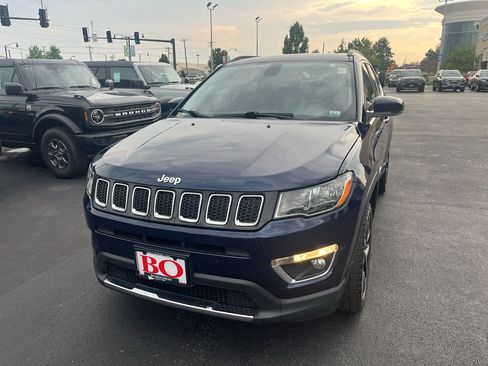 Used 2018 Jeep Compass Limited w/ Navigation Group AWD/4WD image 3