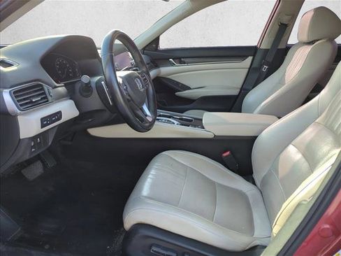 Used 2018 Honda Accord Touring image 12