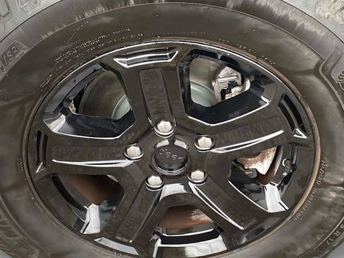 Certified 2020 Jeep Wrangler Sport S image 27