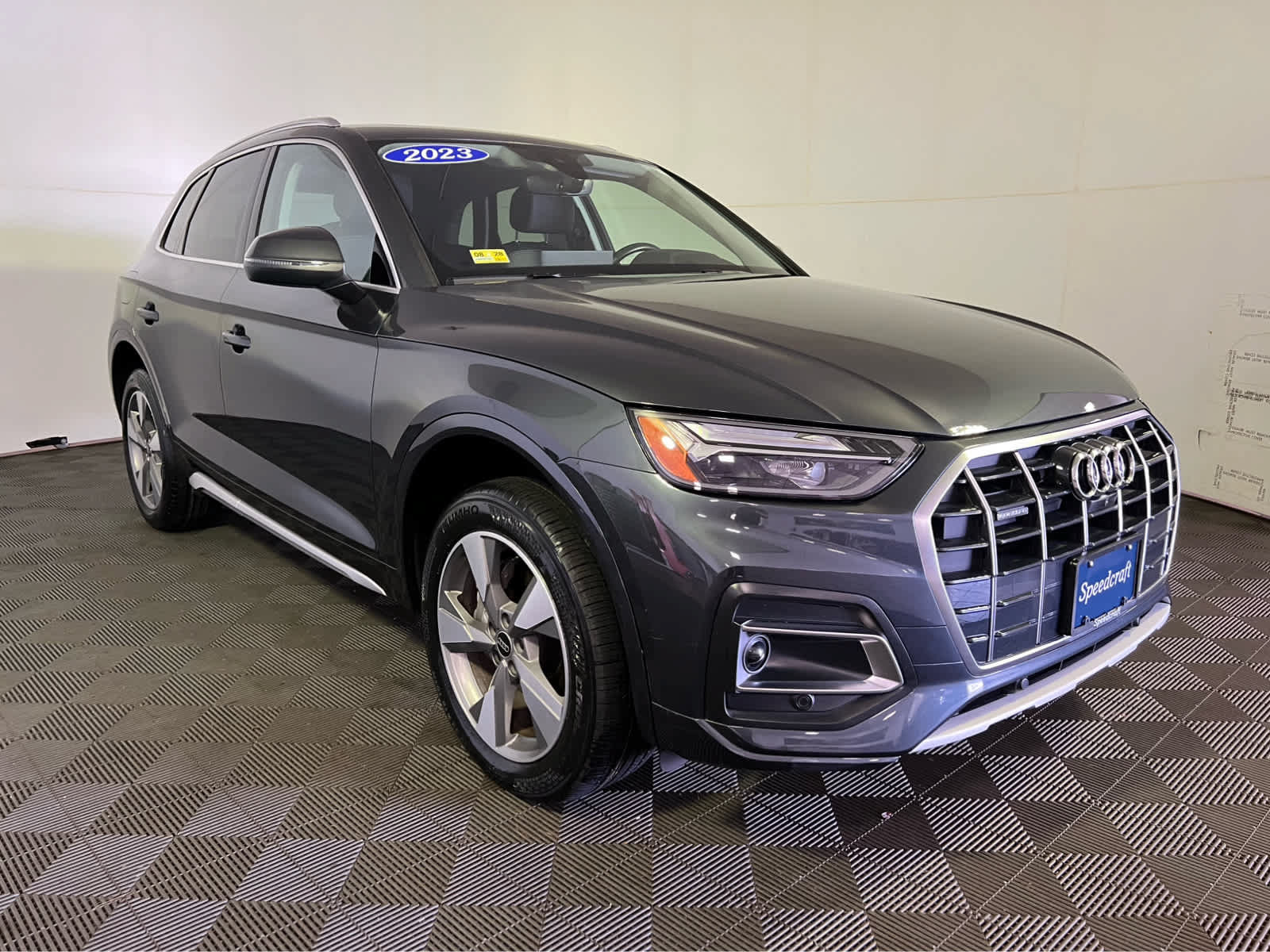 Used 2023 Audi Q5 2.0T Premium Plus w/ Premium Plus Package AWD/4WD image 1