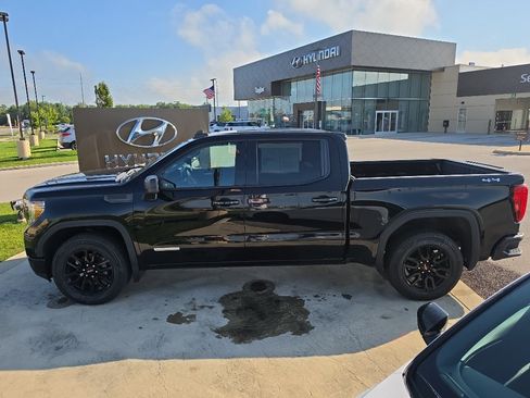 Used 2021 GMC Sierra 1500 Elevation AWD/4WD image 8