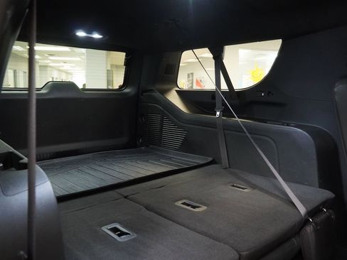 Used 2022 Chevrolet Suburban RST w/ Luxury Package AWD/4WD image 36
