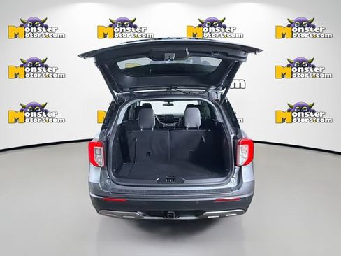 Used 2022 Ford Explorer XLT w/ Equipment Group 202A AWD/4WD image 25