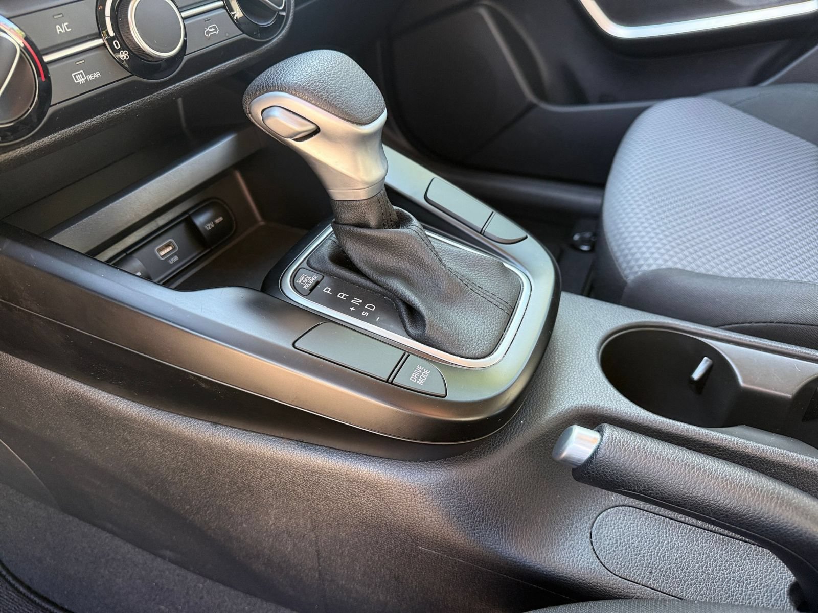 Used 2025 Kia Soul LX w/ LX Technology Package FWD image 37
