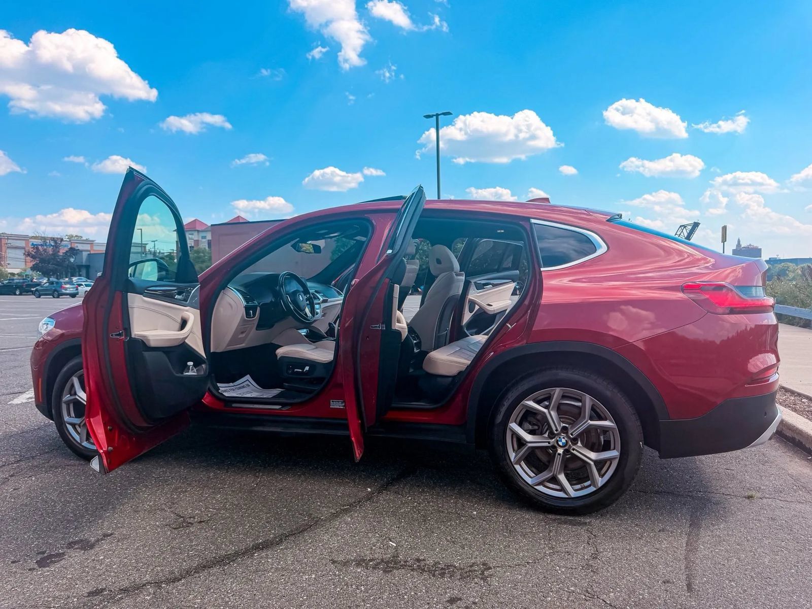 Used 2021 BMW X4 xDrive30i w/ Premium Package AWD/4WD image 13