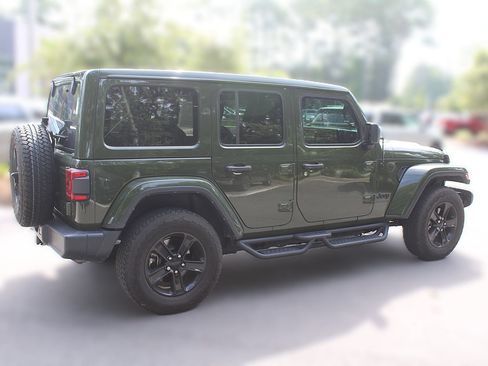 Used 2023 Jeep Wrangler Unlimited Sahara AWD/4WD image 12