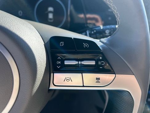 Used 2022 Hyundai Elantra SEL w/ Convenience + Premium Package image 18