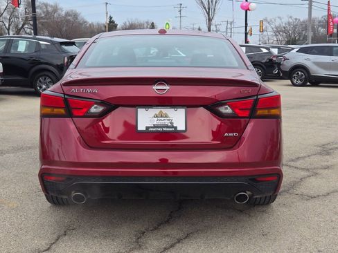 Used 2024 Nissan Altima 2.5 SR image 12
